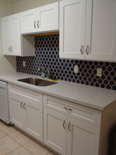 150 Pineview Rd, Unit B1 in Jupiter, FL - Foto de edificio - Building Photo