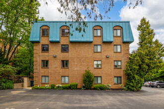 Haverford Towers in Haverford, PA - Building Photo - Building Photo