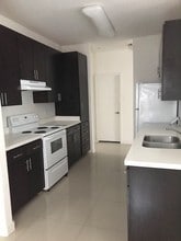 501 Shiloh Dr-Unit -401 in Laredo, TX - Building Photo - Building Photo