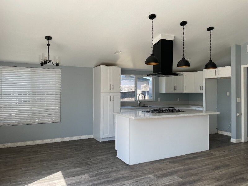 510 W Woodcrest Ave in Fullerton, CA - Building Photo