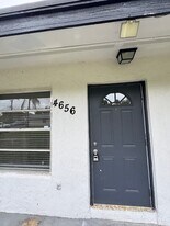 4656 Schall Rd, Unit 4656 in West Palm Beach, FL - Building Photo