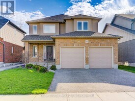 403 Champlain Ave in Woodstock, ON - Building Photo