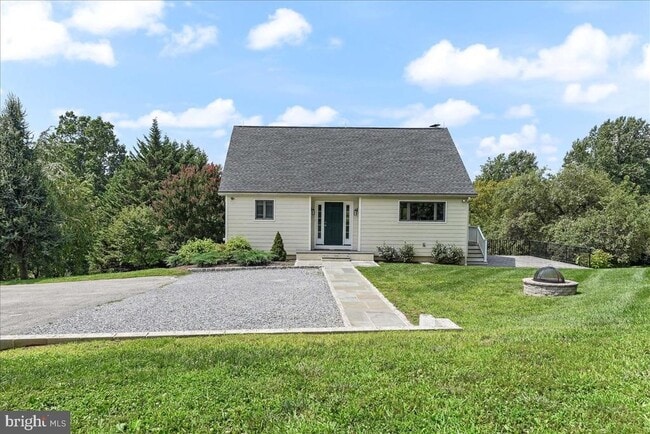 property at 619 E Hillendale Rd