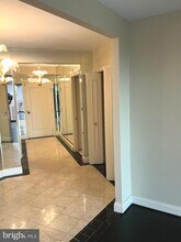 5800 Nicholson Ln in Rockville, MD - Building Photo - Building Photo