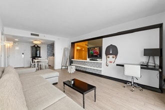 1100 West Ave in Miami Beach, FL - Building Photo - Building Photo