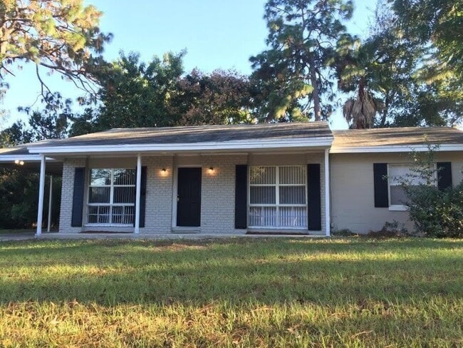 property at 5216 Palisades Dr