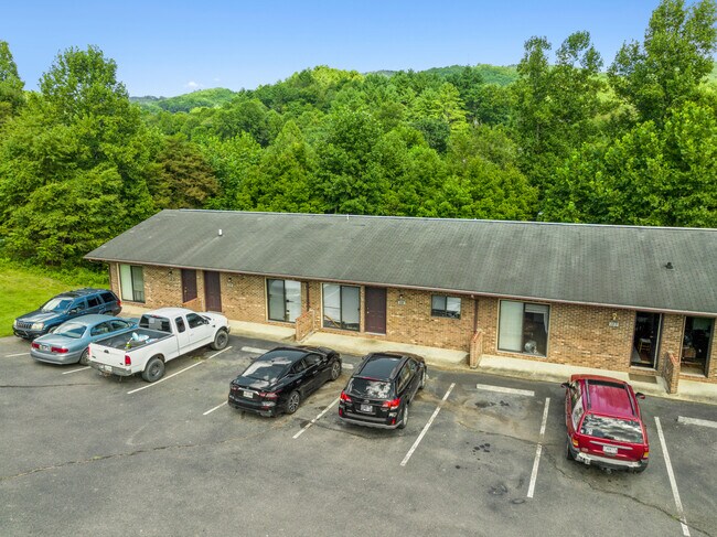 179 Mountain Site Dr in Mountain City, TN - Building Photo - Building Photo