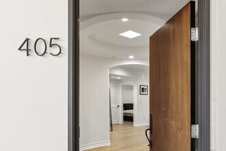 122 N Clark Dr in West Hollywood, CA - Building Photo - Building Photo