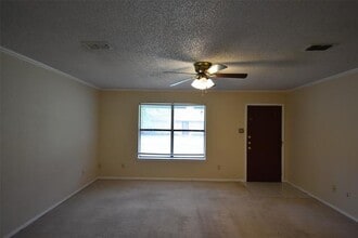 401 N Neathery Ave in Collinsville, TX - Building Photo - Building Photo