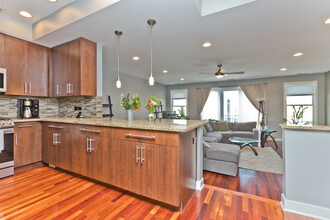 1232 N Milwaukee Ave, Unit 3 in Chicago, IL - Building Photo - Building Photo