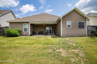 757 Radiant Dr in Jacksonville, NC - Building Photo - Building Photo