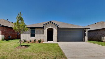10233 NW 28th St in Oklahoma City, OK - Building Photo