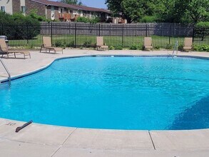 1700 Light Road, Unit Unit 101 in Oswego, IL - Building Photo - Building Photo
