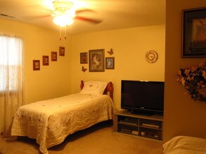 Sundance Apartments in Tonganoxie, KS - Foto de edificio - Building Photo