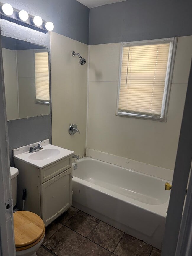 3433 N Palmer St in Milwaukee, WI - Building Photo - Building Photo