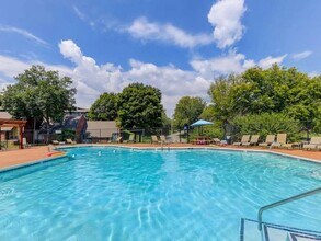 8532 Madrid Ct, Unit 8532 Madrid Ct. in Knoxville, TN - Building Photo - Building Photo