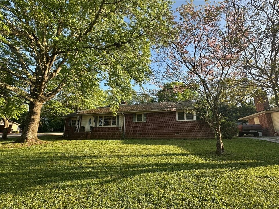 2506 Bellview Rd in Anderson, SC - Building Photo