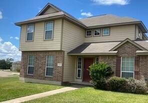 4131 McFarland Dr in College Station, TX - Building Photo