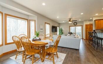 115 Glenwood St in Pella, IA - Building Photo - Building Photo