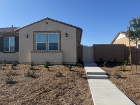 11762 Saddleback Dr in Redlands, CA - Building Photo