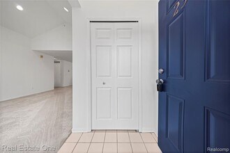 23102 Alexa Dr in Commerce Township, MI - Building Photo - Building Photo