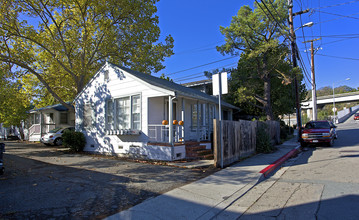 1963 Trinity Ave in Walnut Creek, CA - Foto de edificio - Building Photo