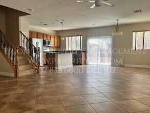 9281 W Sunny Oven Ct in Las Vegas, NV - Building Photo - Building Photo