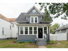 1317 Reaney Ave E in St. Paul, MN - Building Photo