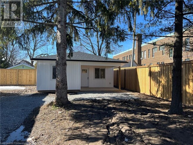 property at 13 Duncan St