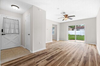 8313 Tupelo Dr in Tampa, FL - Building Photo - Building Photo