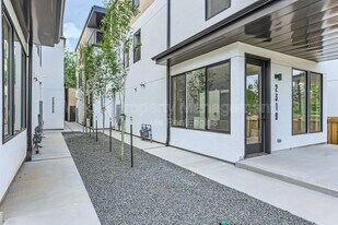 2321 S High St in Denver, CO - Building Photo