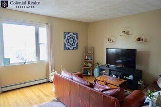 19 Highgate St in Boston, MA - Foto de edificio - Building Photo