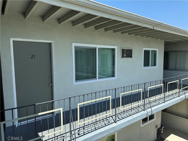 7745 Laurel Canyon Blvd in Los Angeles, CA - Building Photo - Building Photo