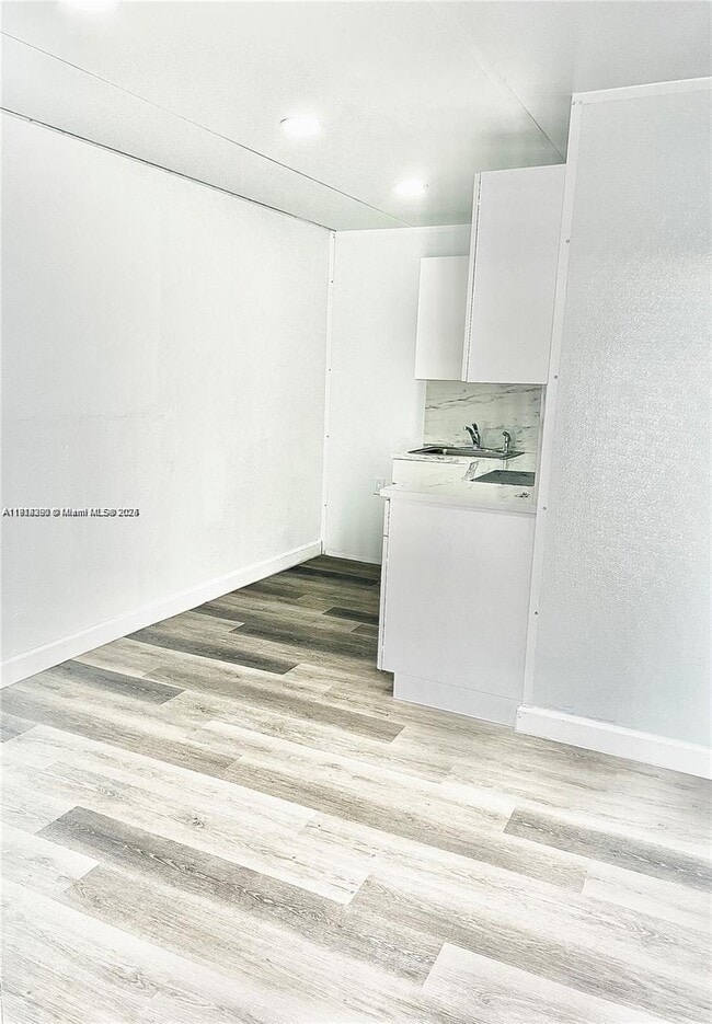 3217 NW 202nd Ln in Miami Gardens, FL - Foto de edificio - Building Photo