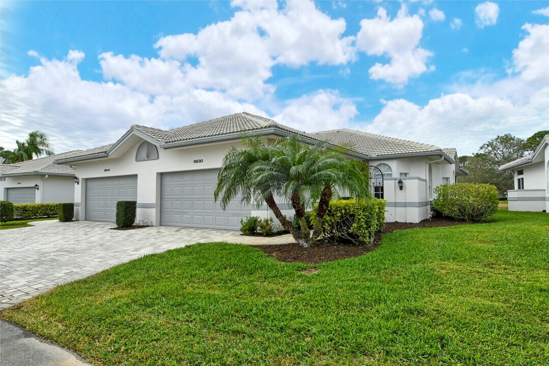 5630 Long Common Cir in Sarasota, FL - Building Photo