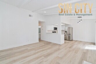 5064 Spencer St in Las Vegas, NV - Building Photo - Building Photo