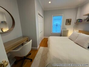 1576 Cambridge St in Cambridge, MA - Foto de edificio - Building Photo