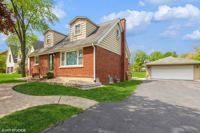 property at 200 S Richmond Ave