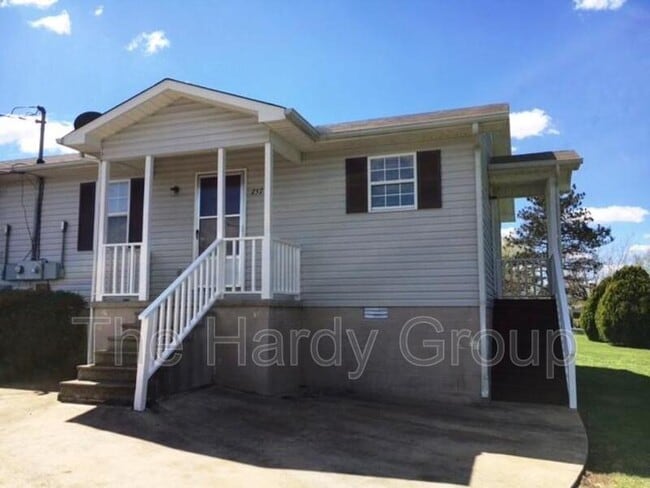 property at 257 Sunshine Cir