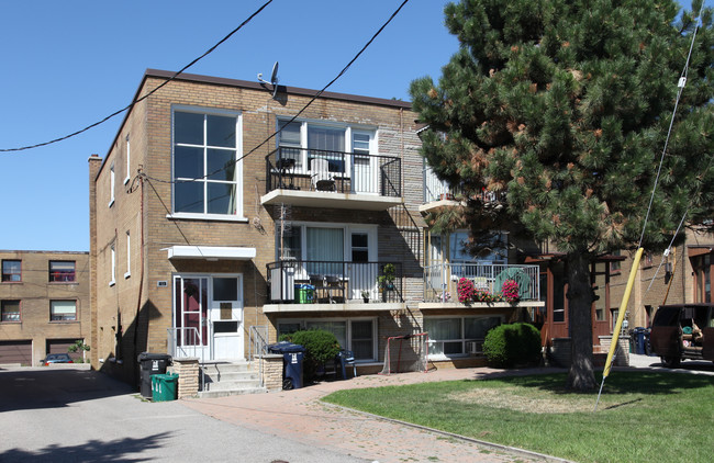 30-32 Elway Ct in Toronto, ON - Building Photo - Primary Photo