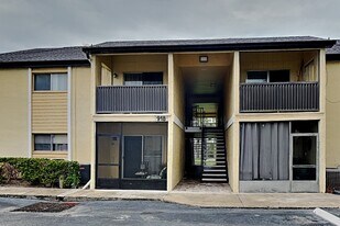 918 N Lake Destiny Rd in Altamonte Springs, FL - Building Photo