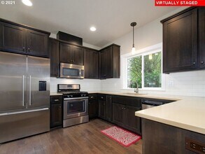 4924 SE Rural St in Portland, OR - Building Photo - Building Photo