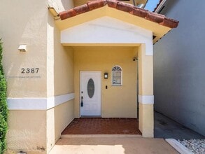 7211 W 24th Ave in Hialeah Gardens, FL - Building Photo - Building Photo