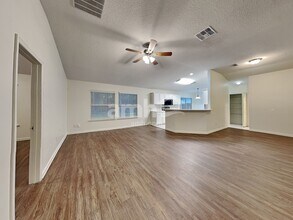 867 Bonaparte Landing Blvd in Jacksonville, FL - Foto de edificio - Building Photo