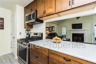 209 Edward Ct in Mebane, NC - Foto de edificio - Building Photo