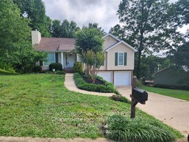 6815 Benwood Dr in Ooltewah, TN - Building Photo