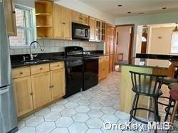 2 Stuart Dr in Syosset, NY - Building Photo - Building Photo