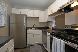 Atlas at Bay Point in St. Petersburg, FL - Building Photo - Interior Photo