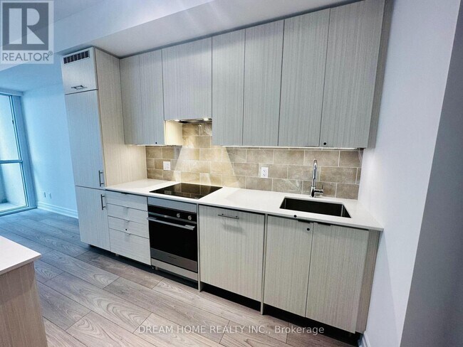 36 Elm Dr W in Mississauga, ON - Building Photo - Building Photo