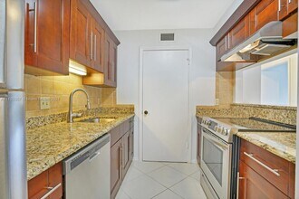 2311 N Congress Ave-Unit -16 in Boynton Beach, FL - Building Photo - Building Photo